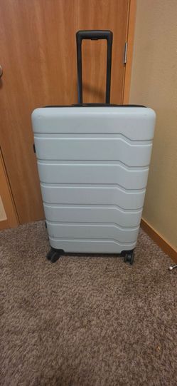 28 inch rolling suitcase