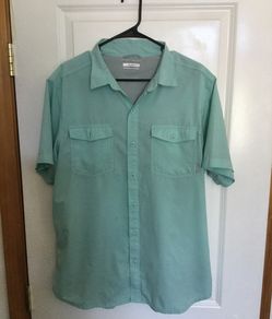 Columbia men’s large activewear shirt