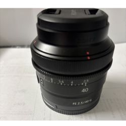 Sony 40mm 2.5 G
