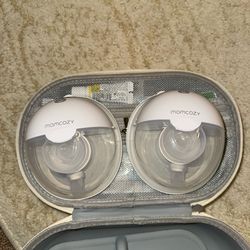 Momcozy M5 Hands-Free Wearable Electric Breast Pump Set