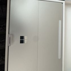 Microsoft surface pro, 12” 1st edition snapdragon X plus 16gb Go ram Gt ram 256gb platinum