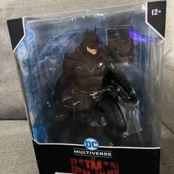 The Batman Posed Statue