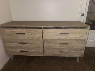 Living spaces dresser