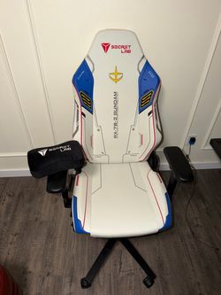 Secretlab Titan Evo - RX-78-2 Gundam edition gaming chair