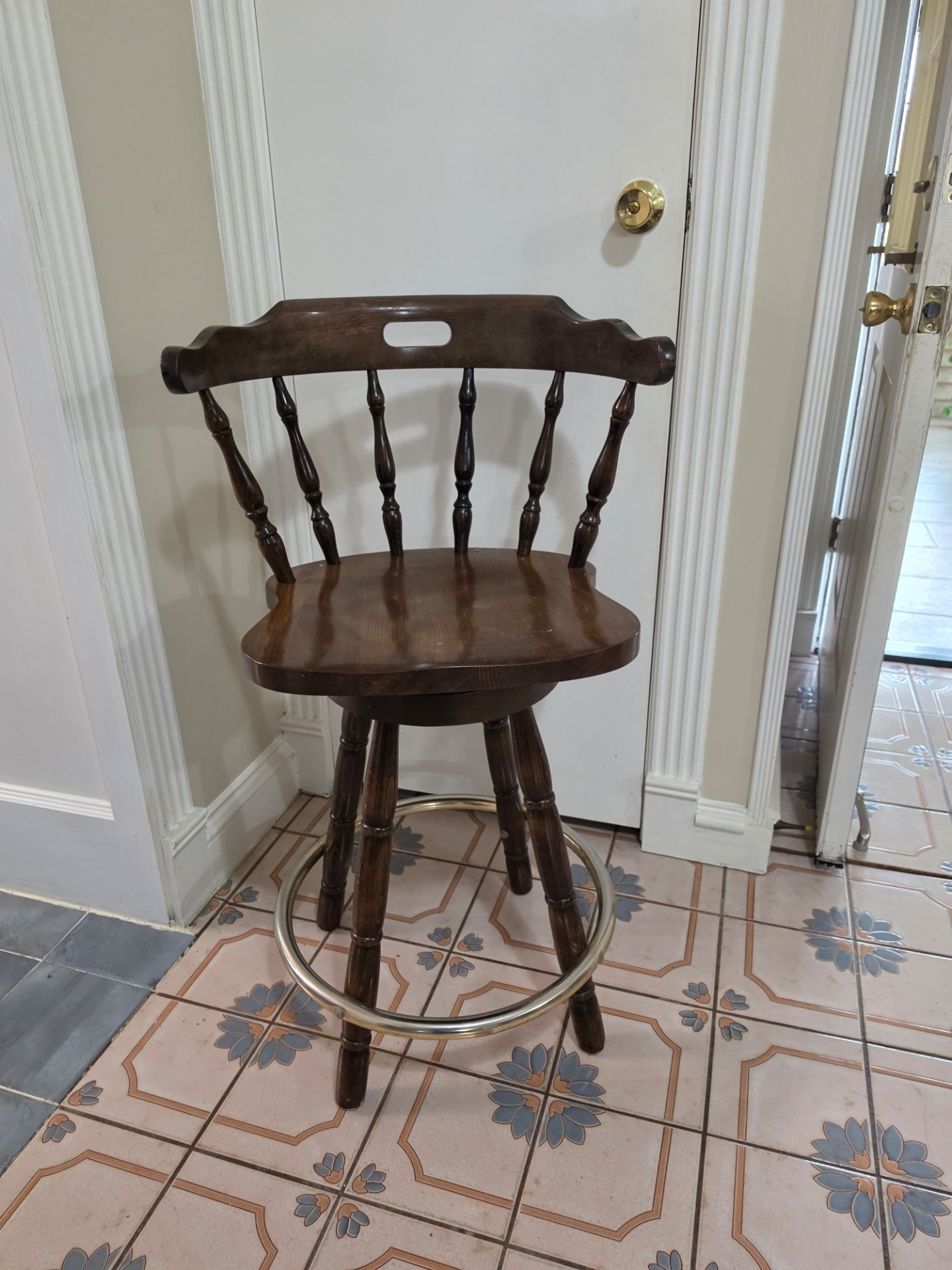 Swivel barstool