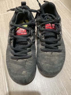 Baseball shoes size 12