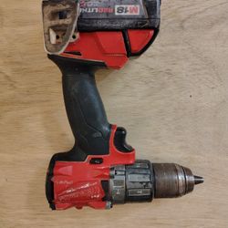 Milwaukee M18 Fuel 1/2 In Hammer Drill With Battery