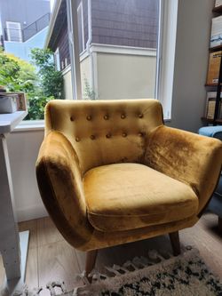 Article velvet lounge chair - yellow