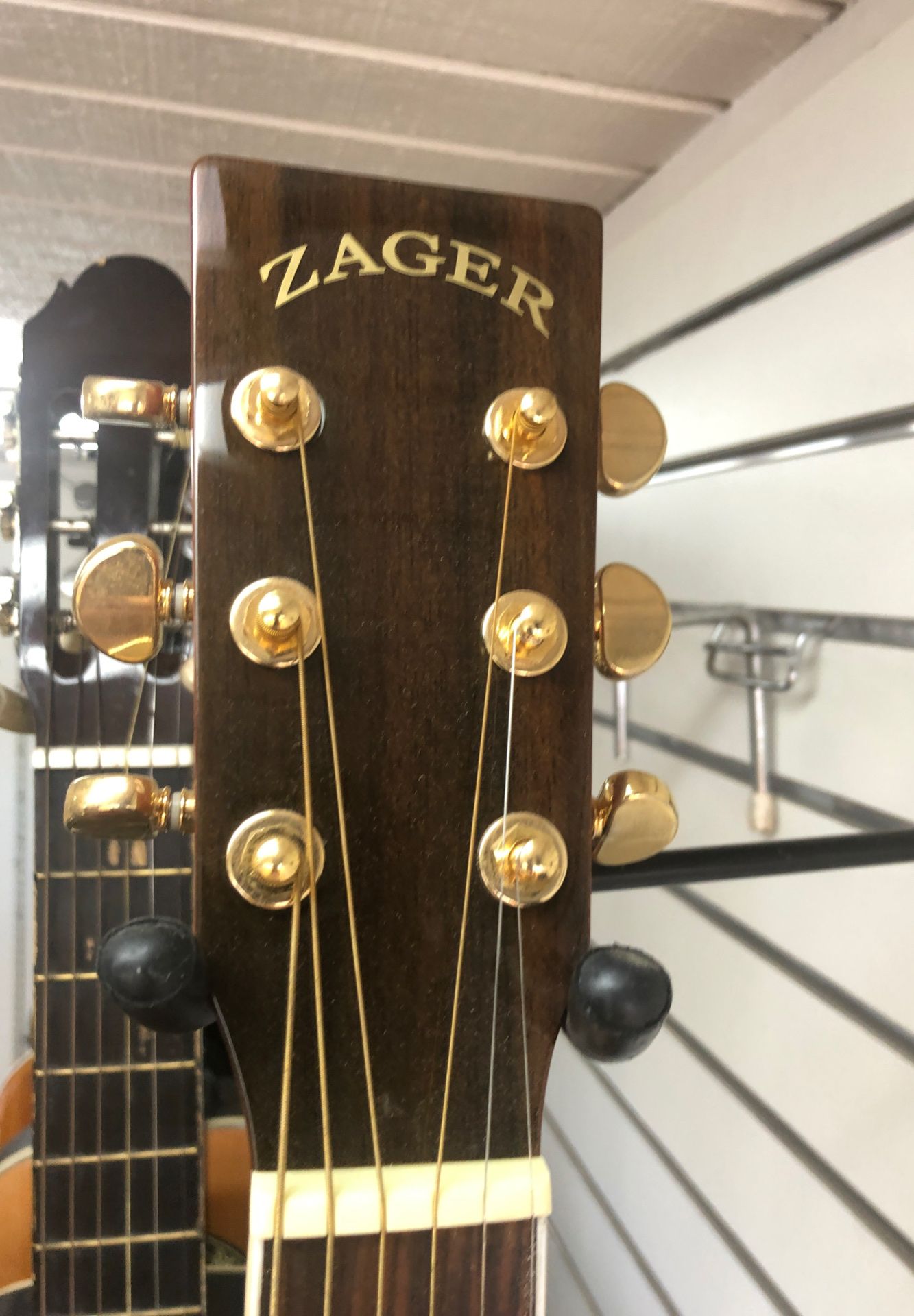 Zager electric guitar!! Must sale!! Zager zager for Sale in Houston, TX
