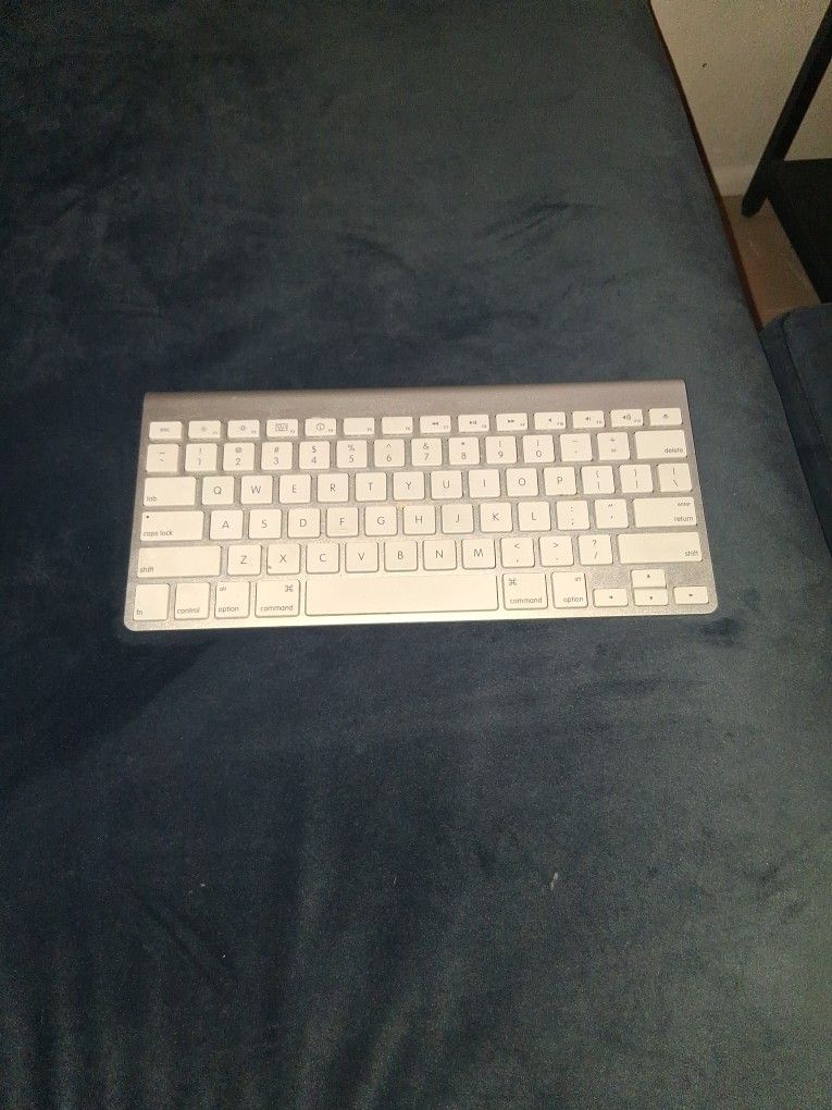Apple Keyboard