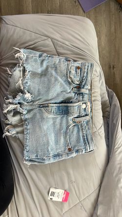 Light Wash Levi’s shorts. Distressed Denim Cut-Off Shorts
