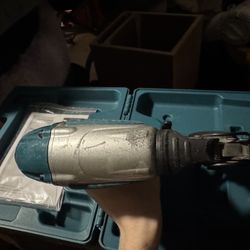 Makita AF506 2" Brad Nailer, 18 Gauge