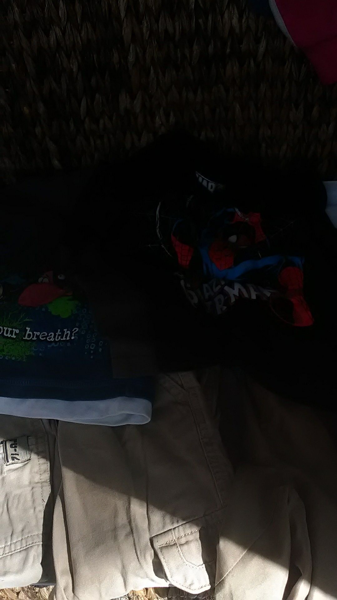 ALL KINDS OF TODDLER BOY SIZE 24 MONTHS TO 4 T ALL NAME BRAND IN EXCELLENT CONDITION I'M SELLING CHEAP