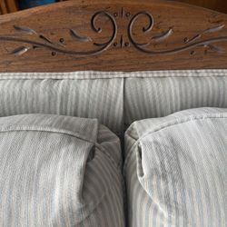 🔥 FREE FREE FREE Broyhill Loveseat