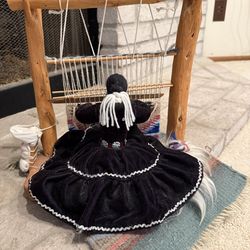Vintage Navajo Weaver Doll with Miniature Loom & Baby — Handmade Native American Folk Art