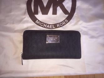 Michael Kors continental signature wallet