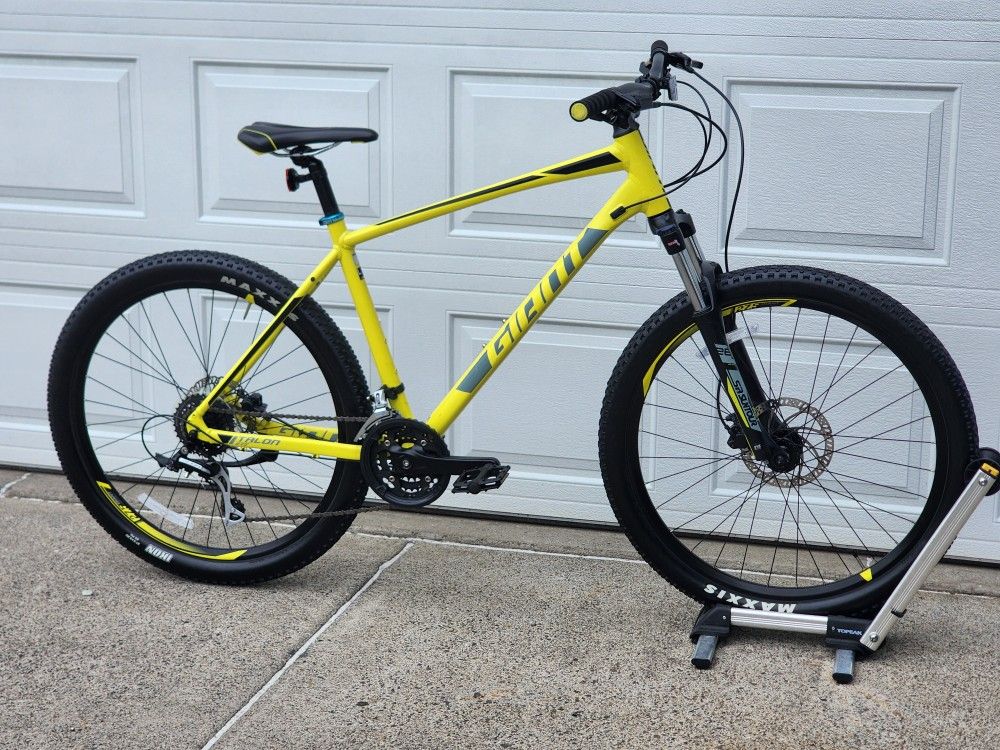 Giant Talon Mountain Bike Large Frame