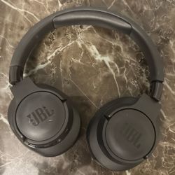 JBL Wireless Bluetooth Head Phones 