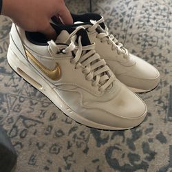 Airmax 1 Gold Trophy