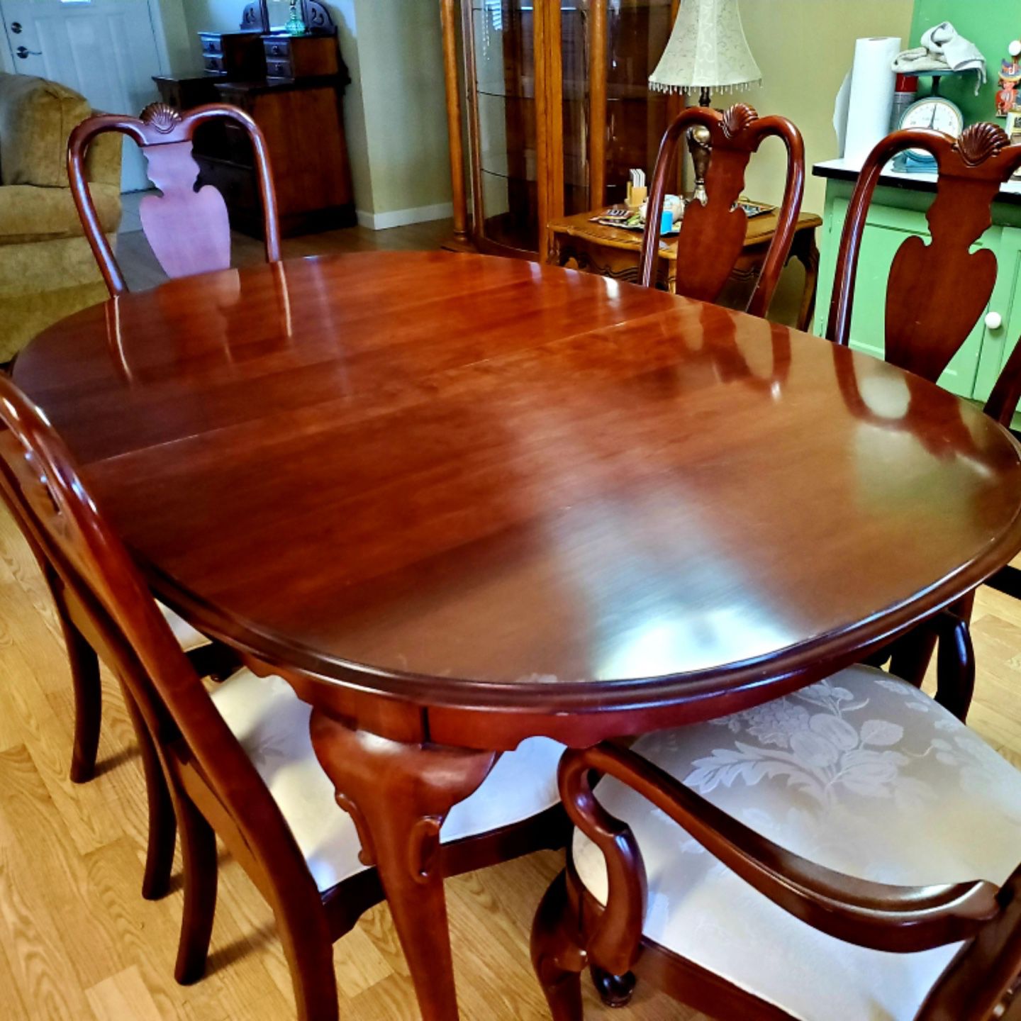 Ethan Allen Dining Room Set With Six Chairs Perfect