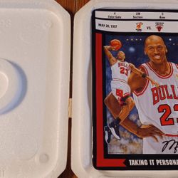 Michael Jordan Collector's Plate Taking It Personal Chicago Bulls 