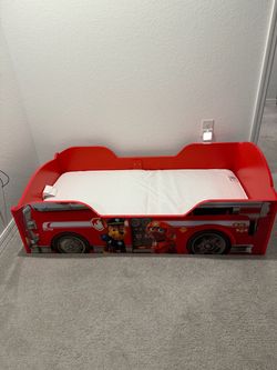 Toddler bed with mattress