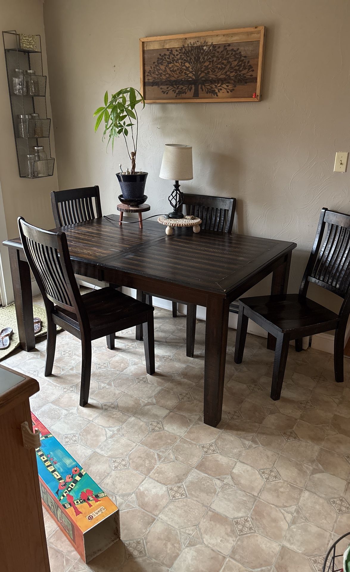 Dining room table W/4 Chairs