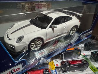 Maisto 1/18