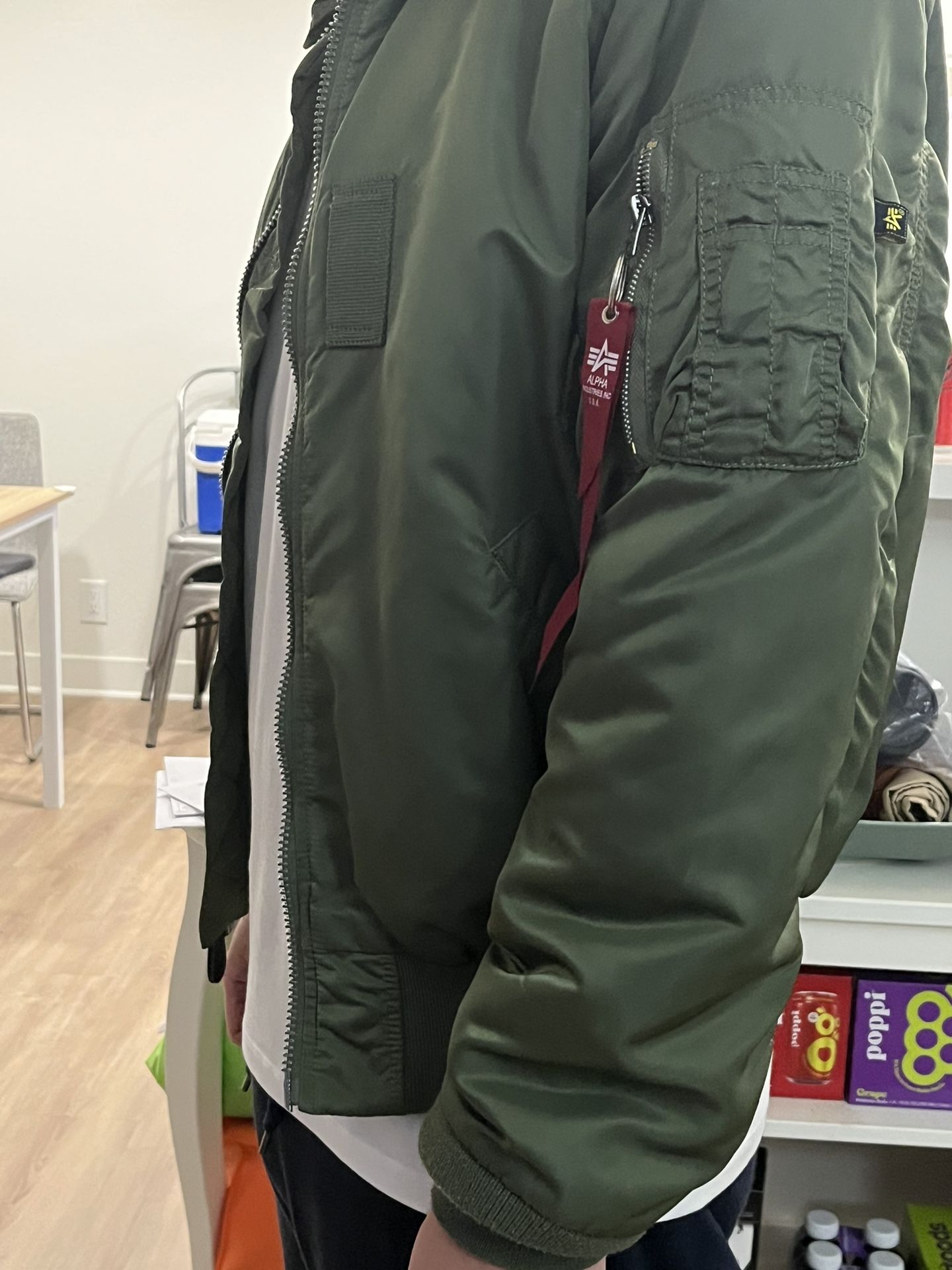 Alpha Industries Bomber Jacket Size L Slim Fit