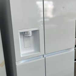 💥Great Deal💥 27 cu. ft. Side-by-Side Refrigerator with Ice Dispenser - Smooth White