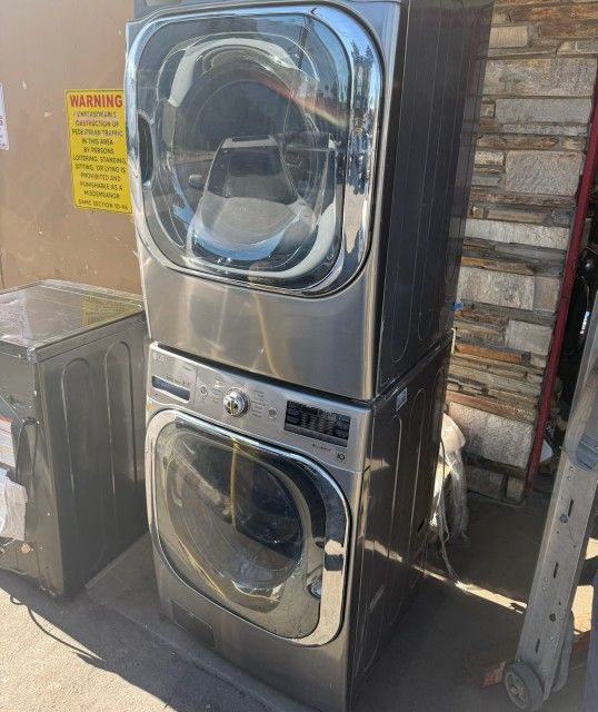 LG Mega Capacity Square Door Washer And Dryer Front Load