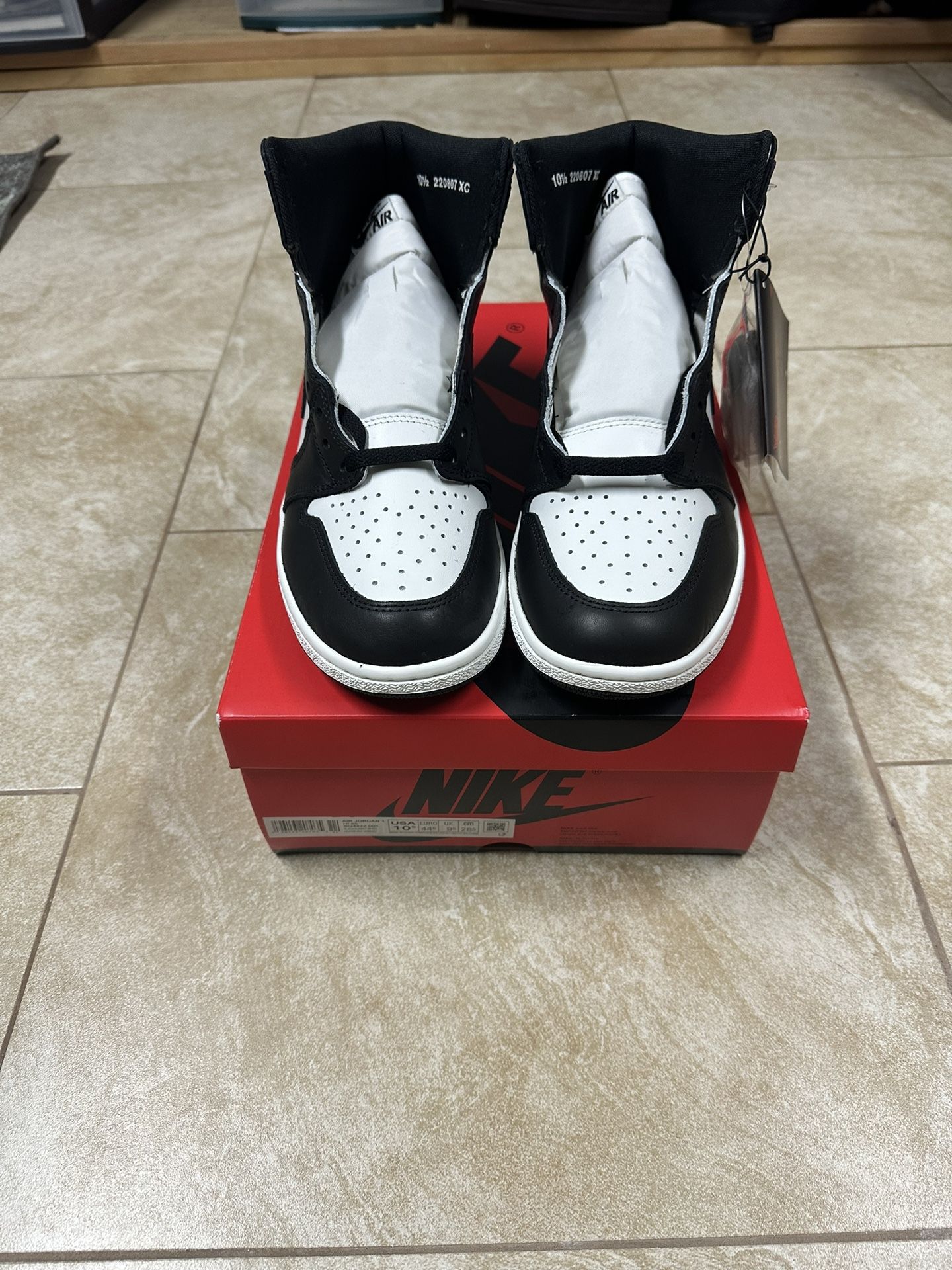 Air Jordan 1 Retro High 85 Black White (2023)