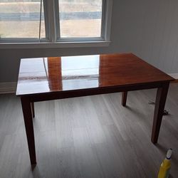 Kitchen Table With Butterfly Leaf