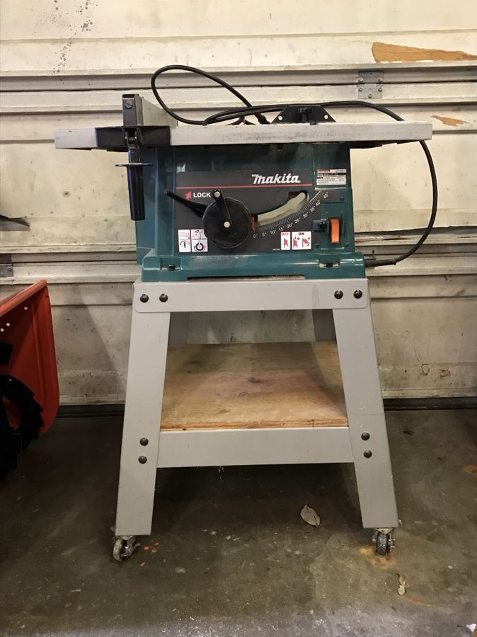 Makita 2703 10" table saw with rolling stand