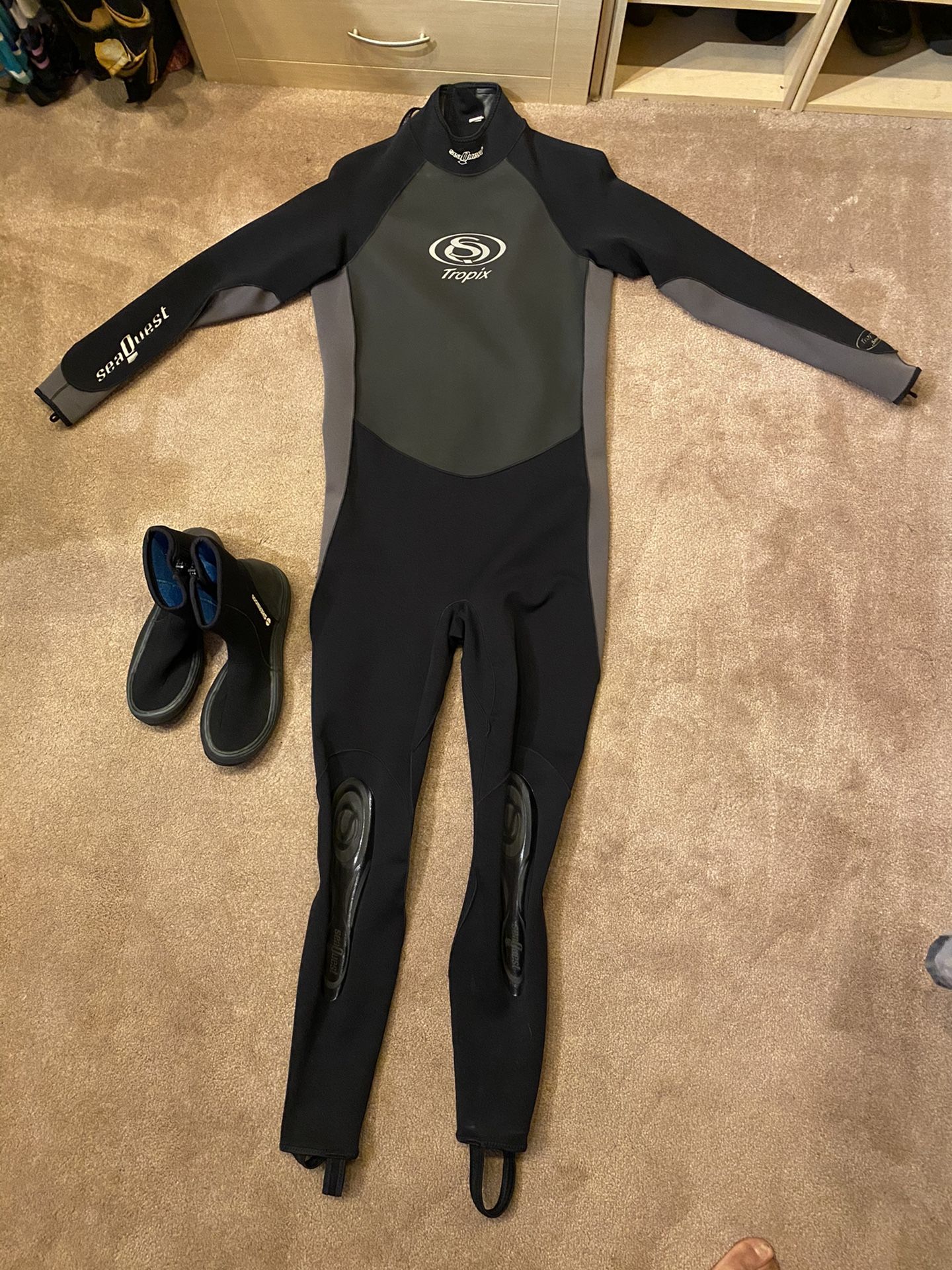 vest diving suit and thermal shoes