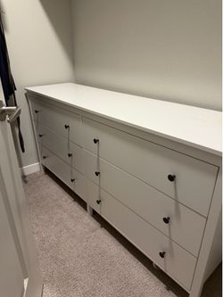 Modern White dresser/drawer/chest