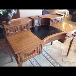 VINTAGE DESK - BRITISH STYLE BY DREXEL