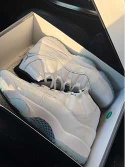 Jordan 11s Columbias Size 8.5 Mens