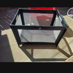 BABY PORTABLE PLAYPEN 