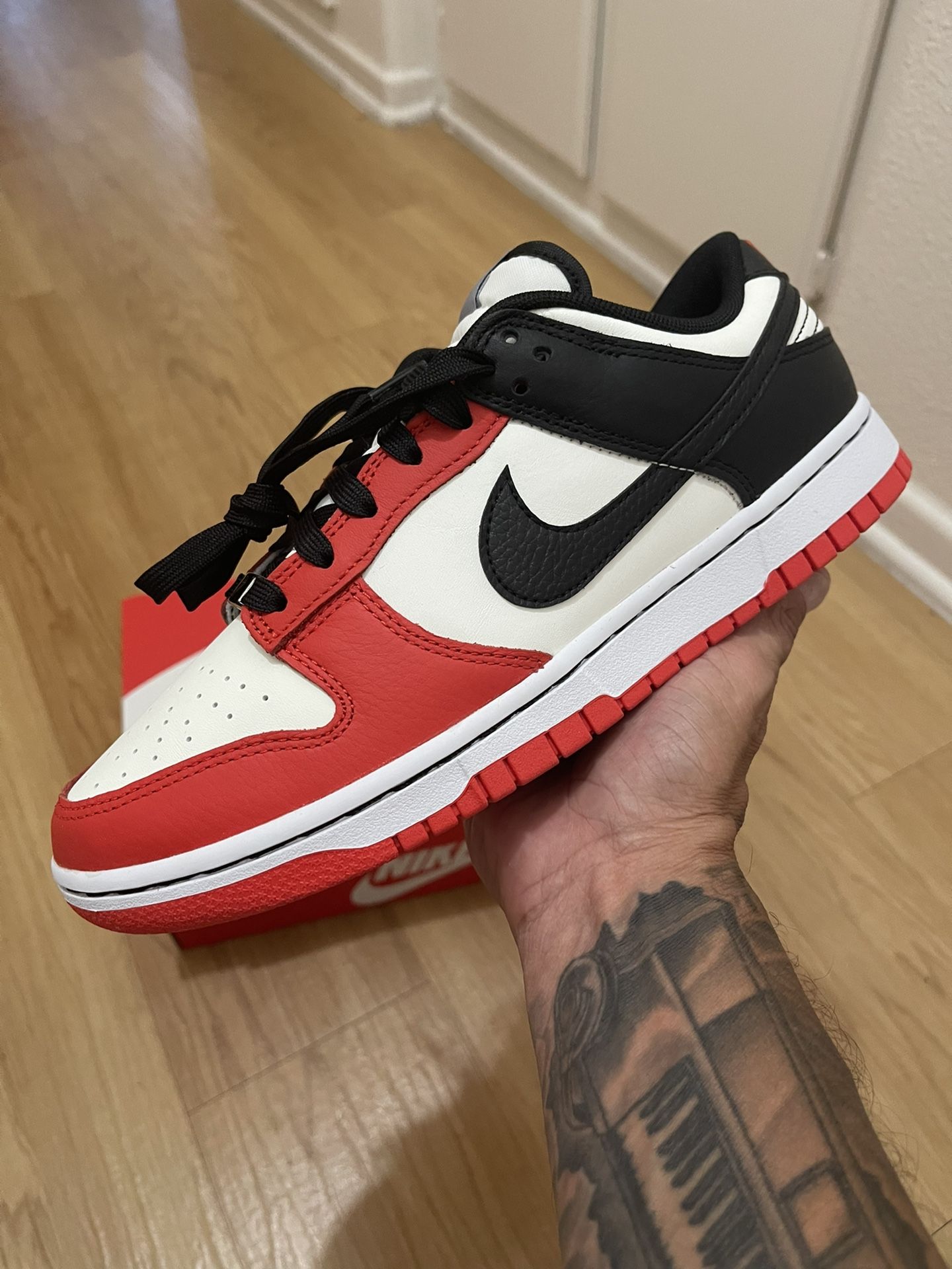 Nike Dunk Low EMB NBA 75th Anniversary “Chicago”