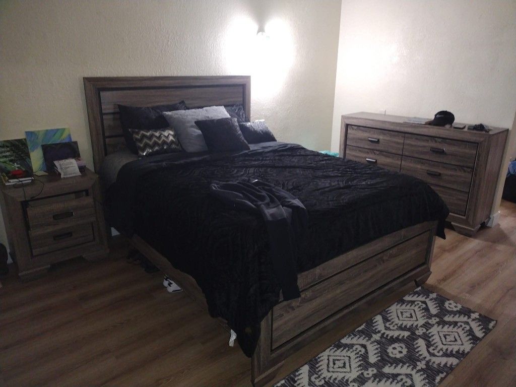 Bedroom Set With Mattress And Mirror