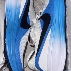Nike Revolution 8