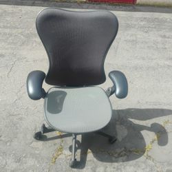 Ergonomic Mirra Gaming Chair 
