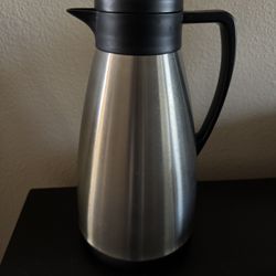 Stainless steel coffee carafe