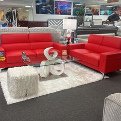 Gorgeous Sofa&Loveseat Available In White & Black 