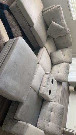Light Gray Sectional Sofa – Like New! $900 (Pickup Only)
