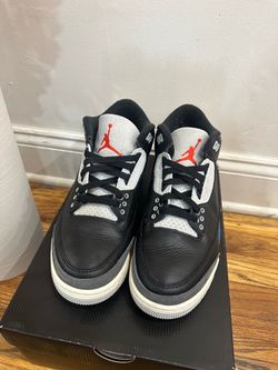 Air Jordan 3s size 8M