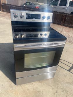 Samsung 30” Freestanding Stainless Steel Electric Glass Top 5 Elements Stove And Convection Oven
