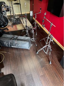 Drum hardware with gig bag.