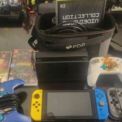 Limited edition FORTNITE Nintendo switch with limited edition Zelda joy cons, 3 games and more.